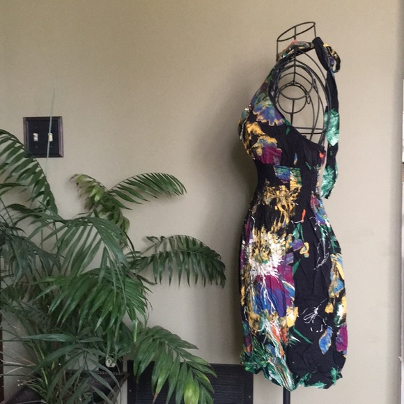 🥀DONATING 1/7  Keyhole, Smock Waist, Halter Tie Dress - Picture 4 of 7